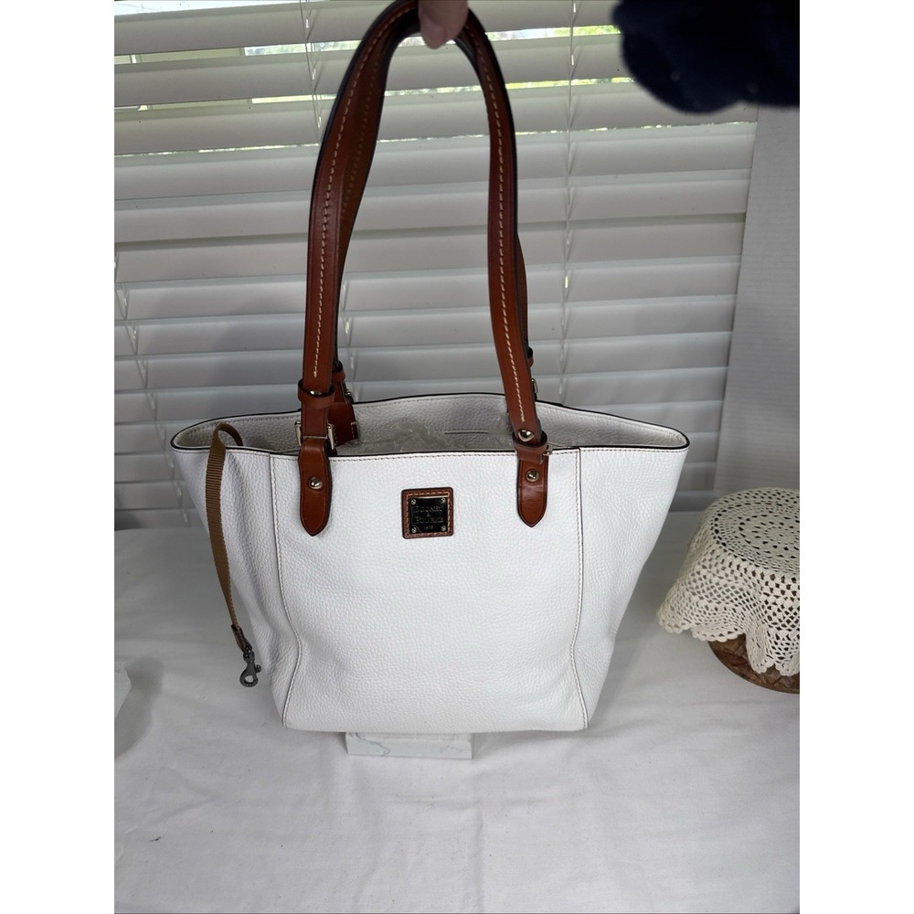 Dooney & Bourke Janie Tote White Pebbled Leather Bag Red Lined Few Light Marks